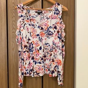 long sleeve, cut off shoulder, flors shirt